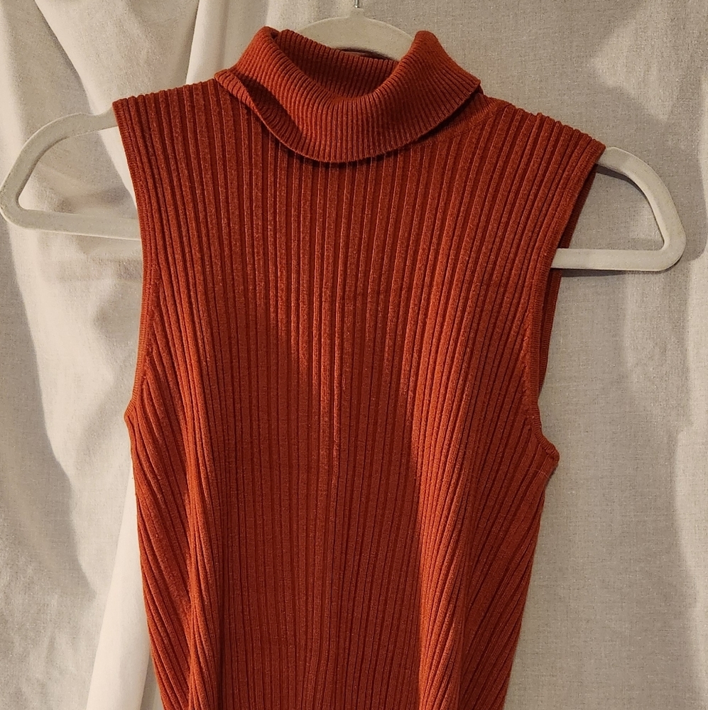 Rust Ribbed Sleeveless Top
